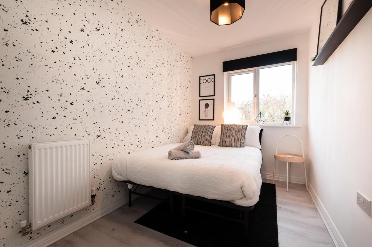 Cheerful 3 Bedroom House - Sleeps 7 Alwalton Exterior foto