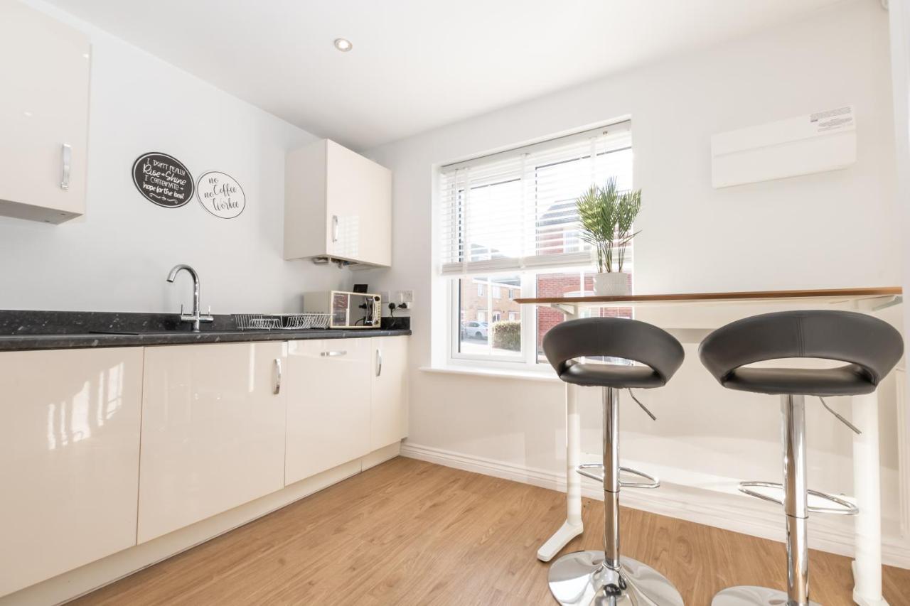Cheerful 3 Bedroom House - Sleeps 7 Alwalton Exterior foto
