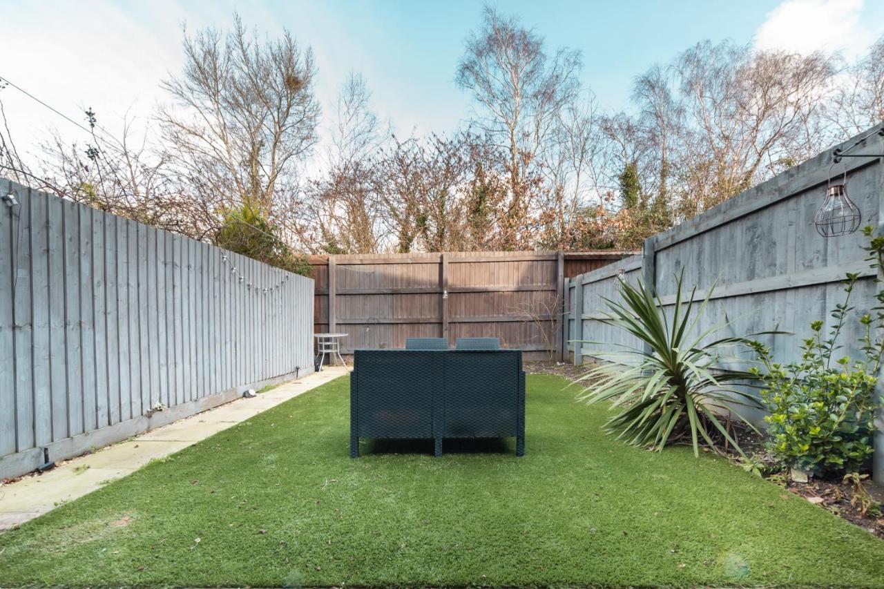 Cheerful 3 Bedroom House - Sleeps 7 Alwalton Exterior foto