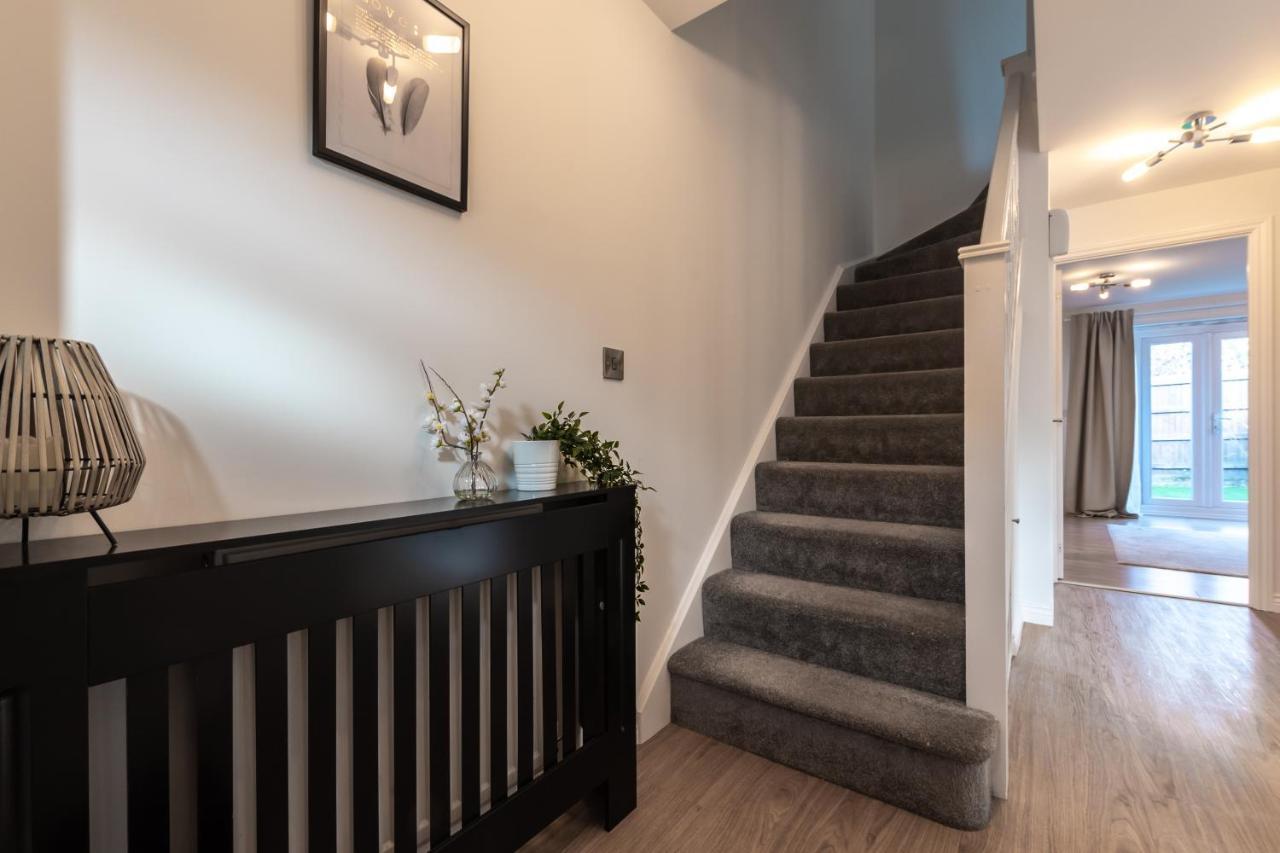 Cheerful 3 Bedroom House - Sleeps 7 Alwalton Exterior foto