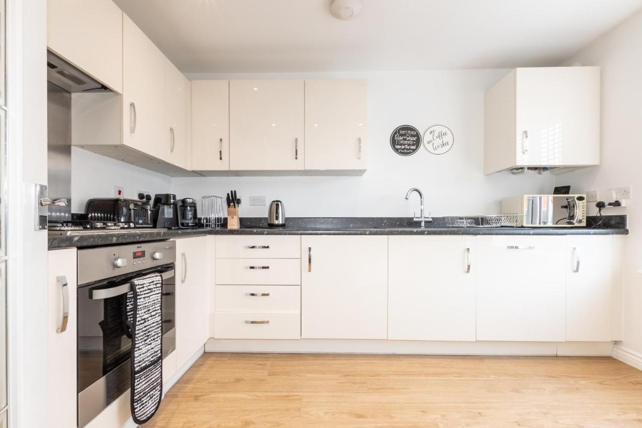 Cheerful 3 Bedroom House - Sleeps 7 Alwalton Exterior foto